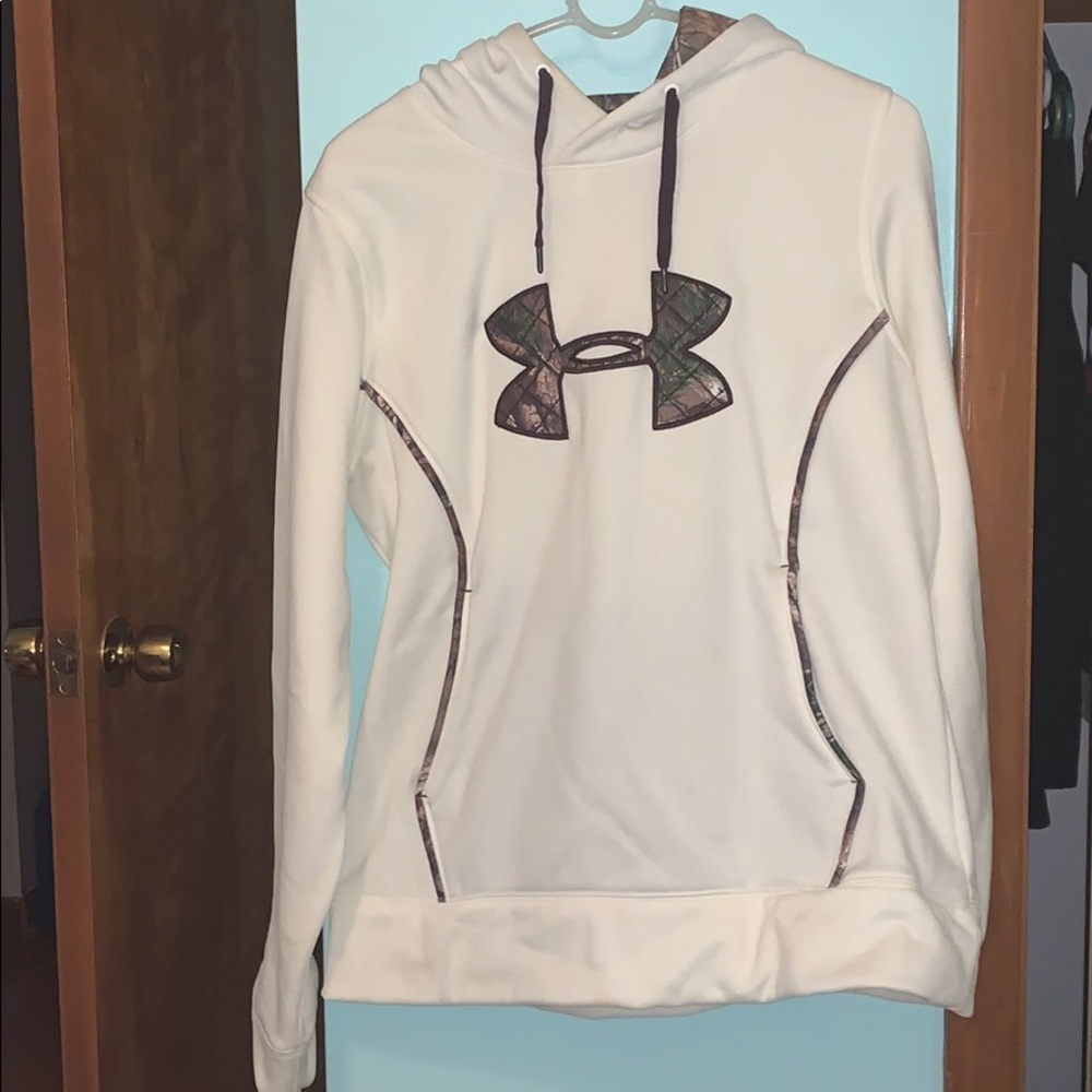New w/o tags Camo UA Hoodie